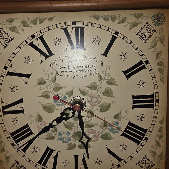 Vintage New England Wooden Floral Wall Clock - Picture 3 of 6